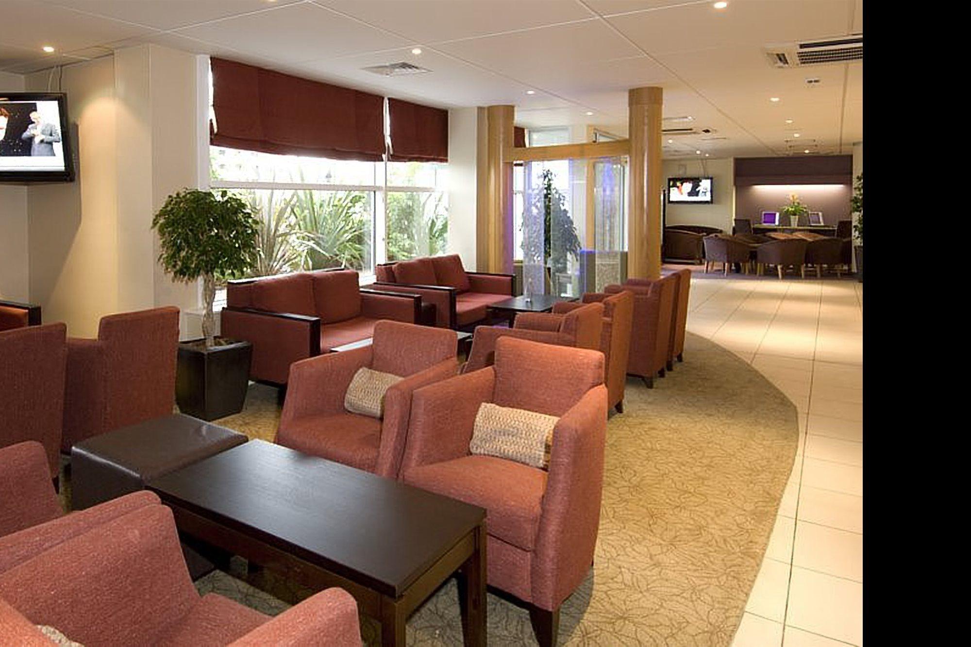 Premier Inn Manchester Airport Runger Lane North Hale (Greater Manchester) Exterior foto