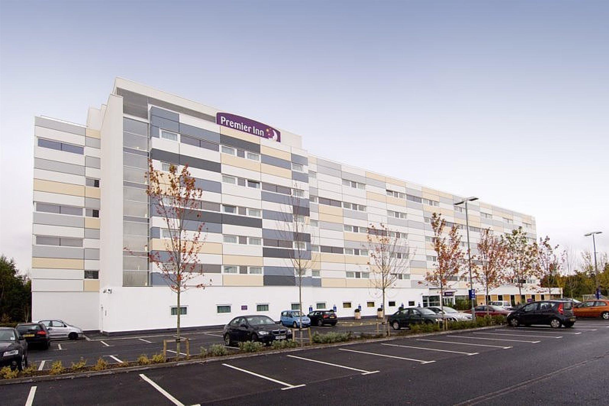 Premier Inn Manchester Airport Runger Lane North Hale (Greater Manchester) Exterior foto