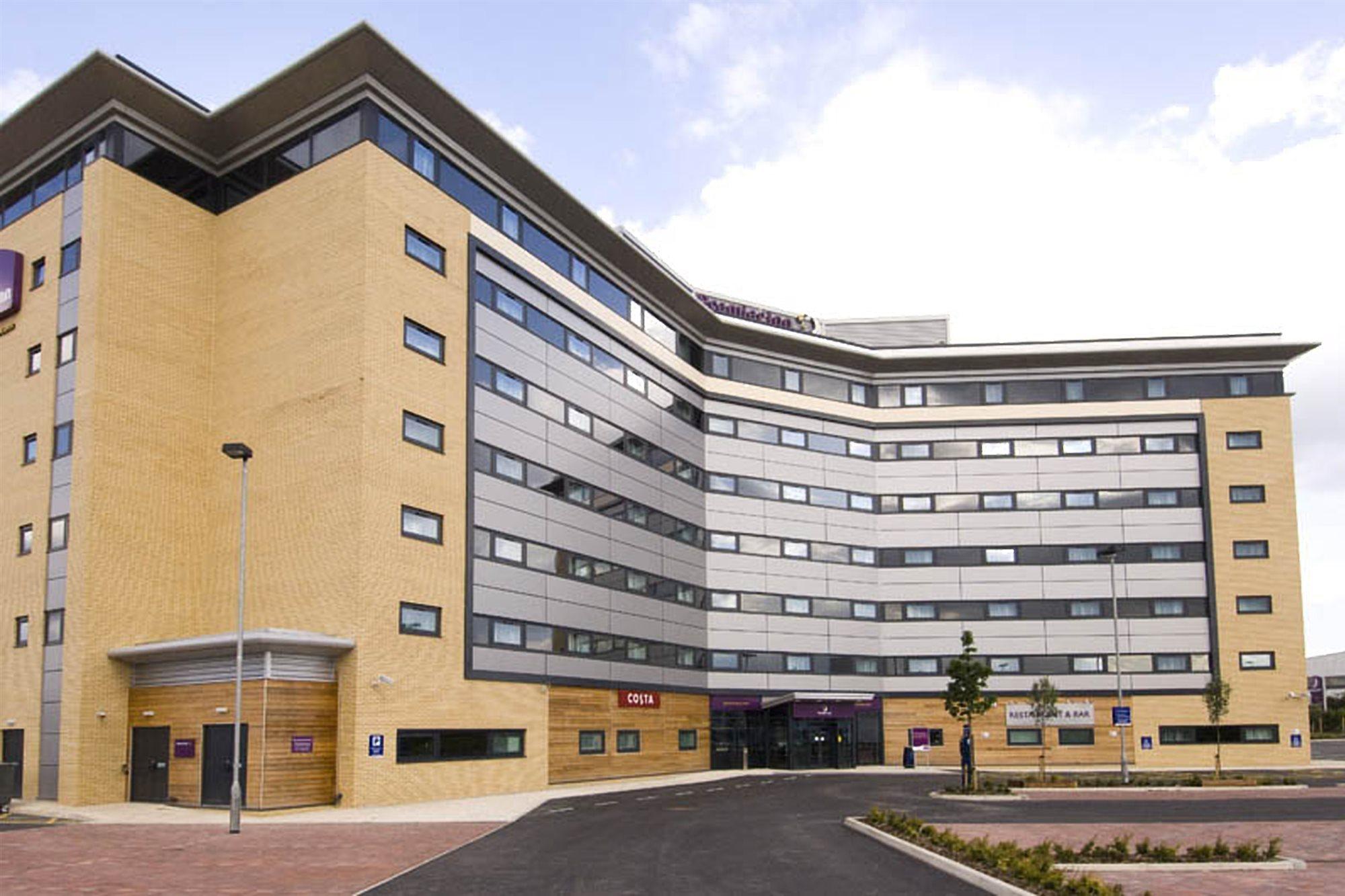 Premier Inn Manchester Airport Runger Lane North Hale (Greater Manchester) Exterior foto