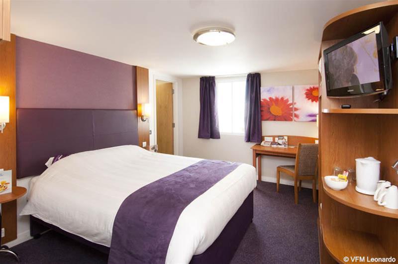 Premier Inn Manchester Airport Runger Lane North Hale (Greater Manchester) Exterior foto