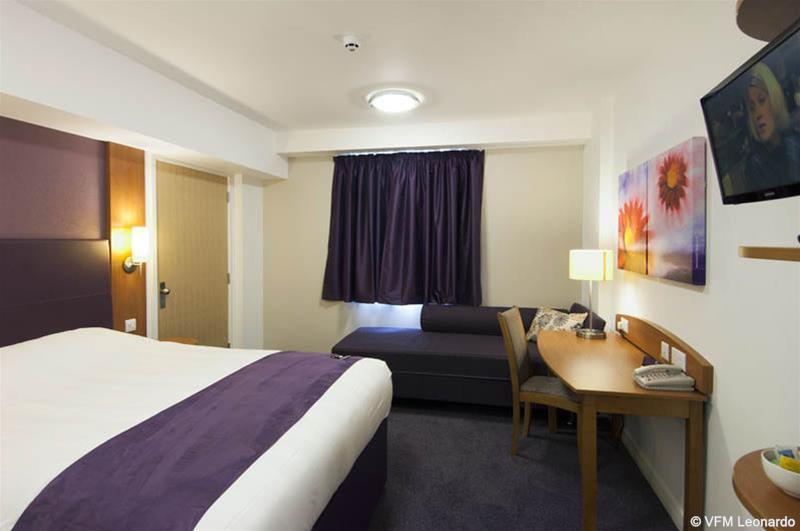 Premier Inn Manchester Airport Runger Lane North Hale (Greater Manchester) Exterior foto