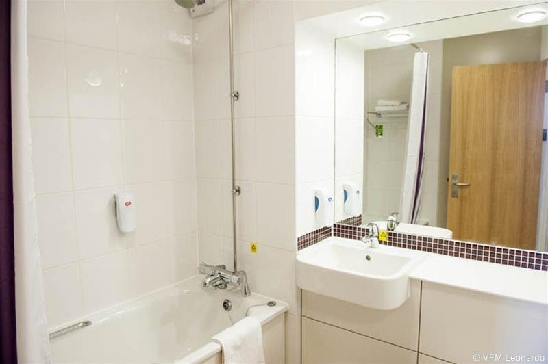 Premier Inn Manchester Airport Runger Lane North Hale (Greater Manchester) Exterior foto