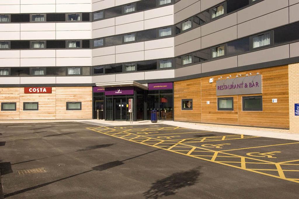 Premier Inn Manchester Airport Runger Lane North Hale (Greater Manchester) Exterior foto