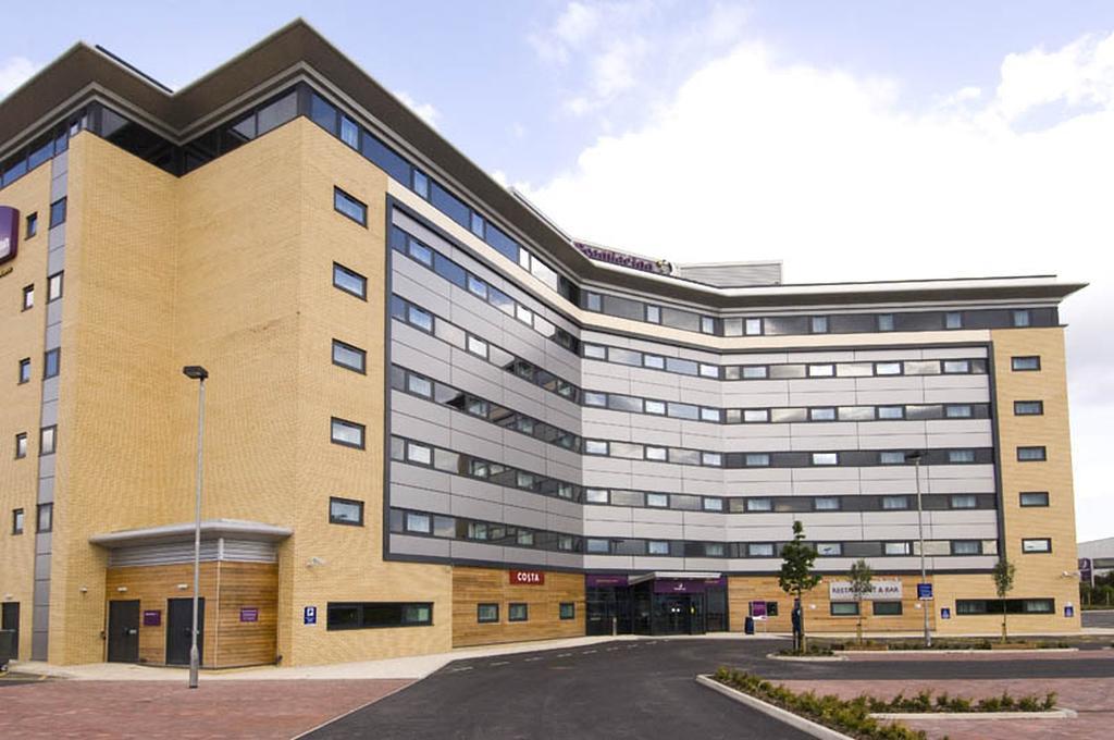 Premier Inn Manchester Airport Runger Lane North Hale (Greater Manchester) Exterior foto